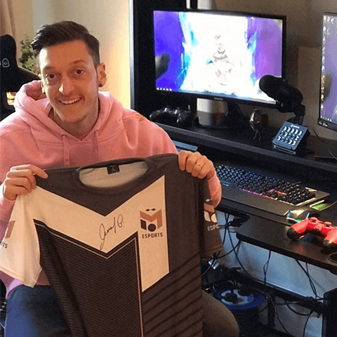 Mezut Ozil Bantah Rumor Jadi Atlet Esports